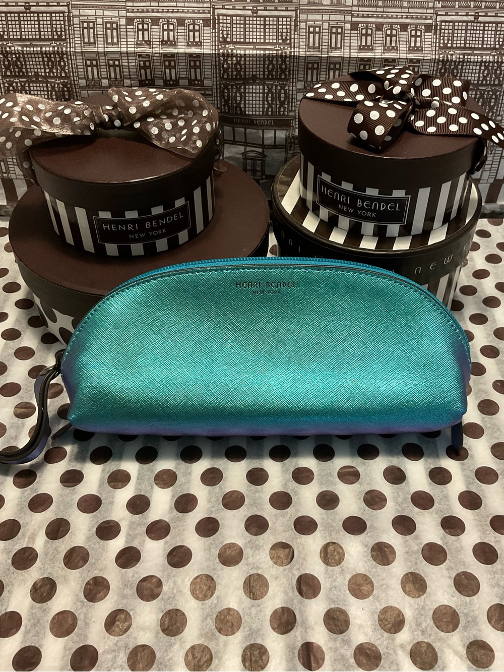 EUC Henri Bendel Galactic Petrol Small Dome Zippered Wristlet Pouch w Dust Bag